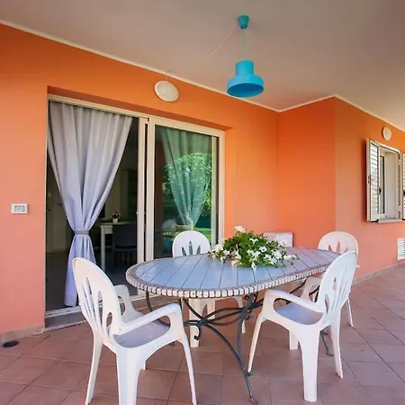 Residence Le Colonnine San Teodoro  Exterior foto